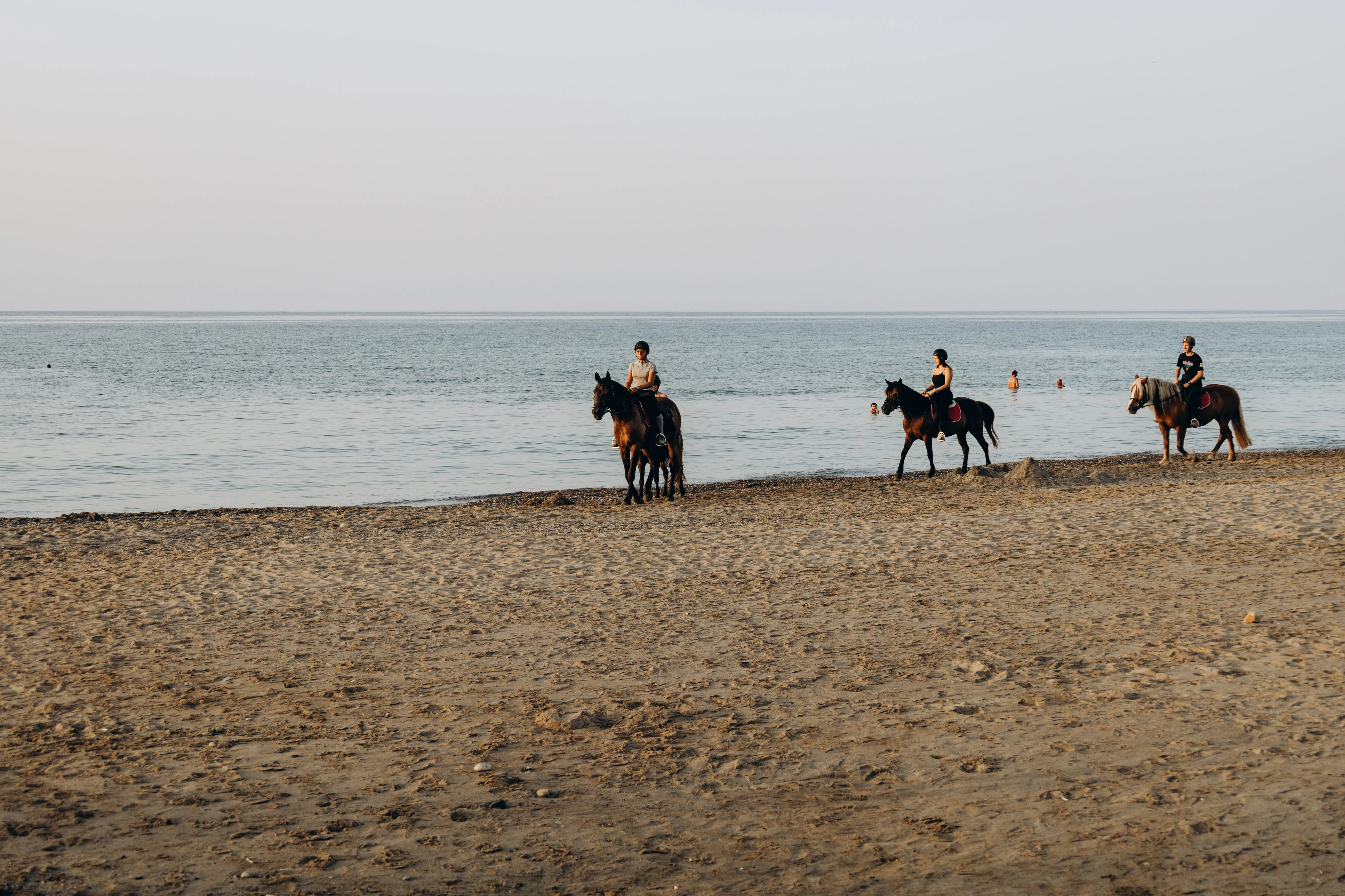 Reiter am Wasser bei Sonnenuntergang, Kournas Beach